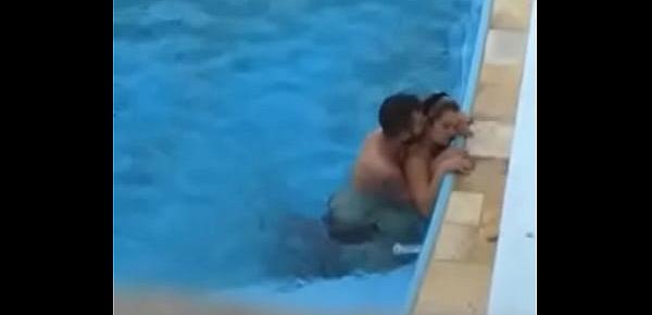  Sexo na piscina em Catolé do Rocha